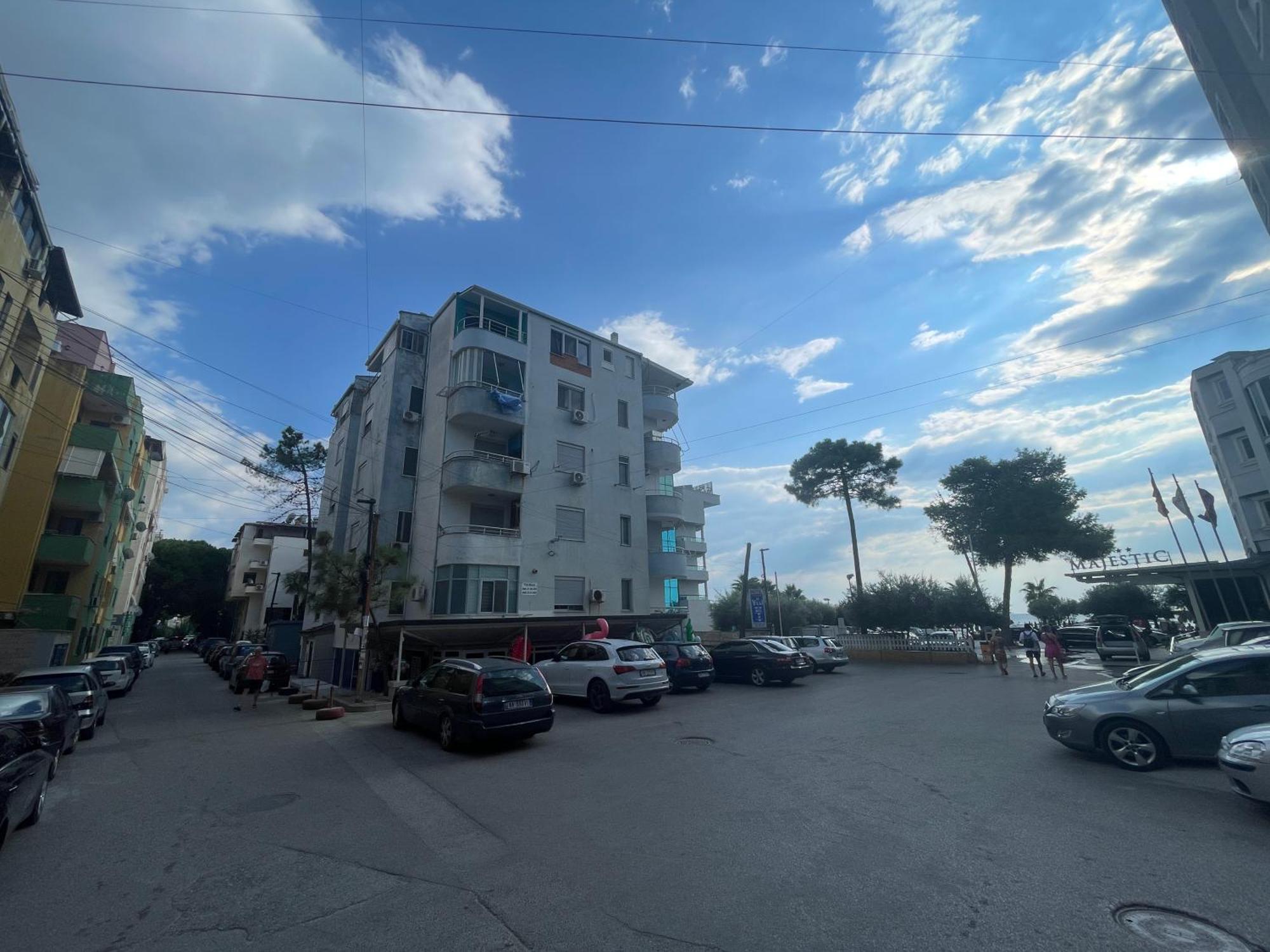 Arteg Apartments Драч Екстериор снимка